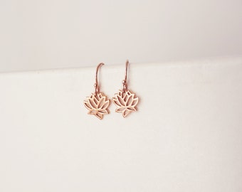 Boucles d’oreilles Lotus Rose Gold • Boucles d’oreilles Tiny Lotus • Boucles d’oreilles Rose Gold • Boucles d’oreilles Dainty Lotus • Bijoux Zen • Bijoux Yoga • Yoga Lover Gift