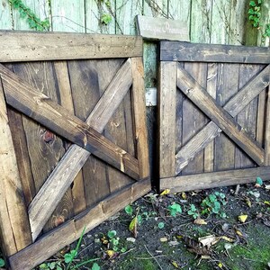 RUSTIC GATE DOOR Wood Art Baby Pet Mother-In-Law Gate Barn Door Photography Backdrop Store Display Sign Shutter 30x30&quot; Lot Of Two X Or Z