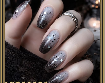 Darkness Seeps – Clear to Black Thermal Nail Polish with Glitter
