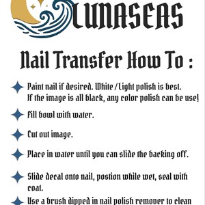 以下が含まれることがあります： LUNASEASネイル転写の取扱説明書画像。金色の三日月と青い波のロゴが特徴です。テキストには、爪を塗る、ボウルに水を張る、画像を切り抜く、水に浸す、デカールを爪にスライドさせる、リムーバーで端を整えるという手順が記載されています。