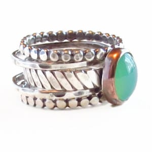 Green CHRYSOPRASE Ring, Mixed Metal, Stack Ring, Rustic stack Ring, Hammered Ring,Silver and Copper Stack Ring Set,boho ring,Oxidized Ring