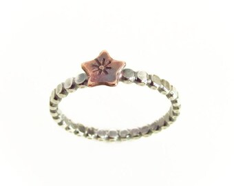 Handstempel, erste, personalisierte Ring, Metall Stapel gemischt Silber Stapel Ring, Kupfer Stern, Mama, Ring, Perle, rustikaler Ring gehämmert