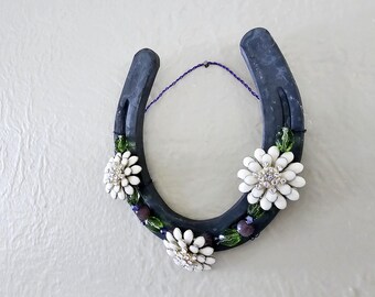 Floral Beaded Iron Horseshoe, Lucky Hanging Beaded Horseshoe, Purple Green Beaded Horseshoe with Metal, Ivory Flower Pieces