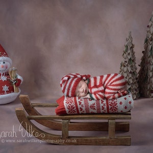Newborn Digital Backdrop - Christmas Sledge & Snowman