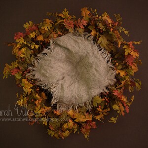 Neewborn Digitakl Backdrop - Autumn Hessian Leaves