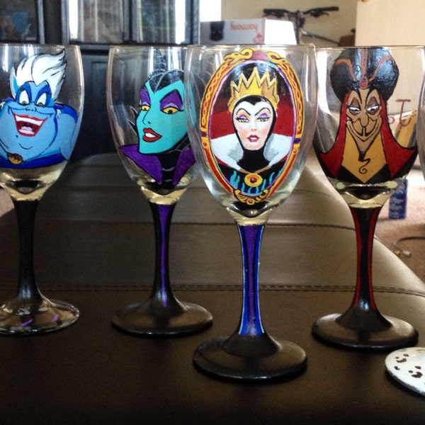 Set of 6 Hand Painted Disney's Characetrers Wine Glassesh