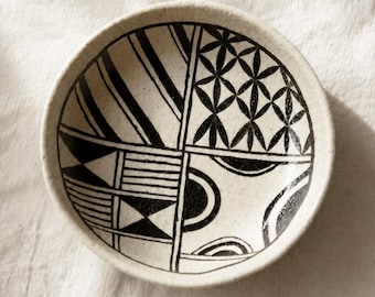 Handmade Stoneware Dinner Plate: Hand Painted Heritage Collection