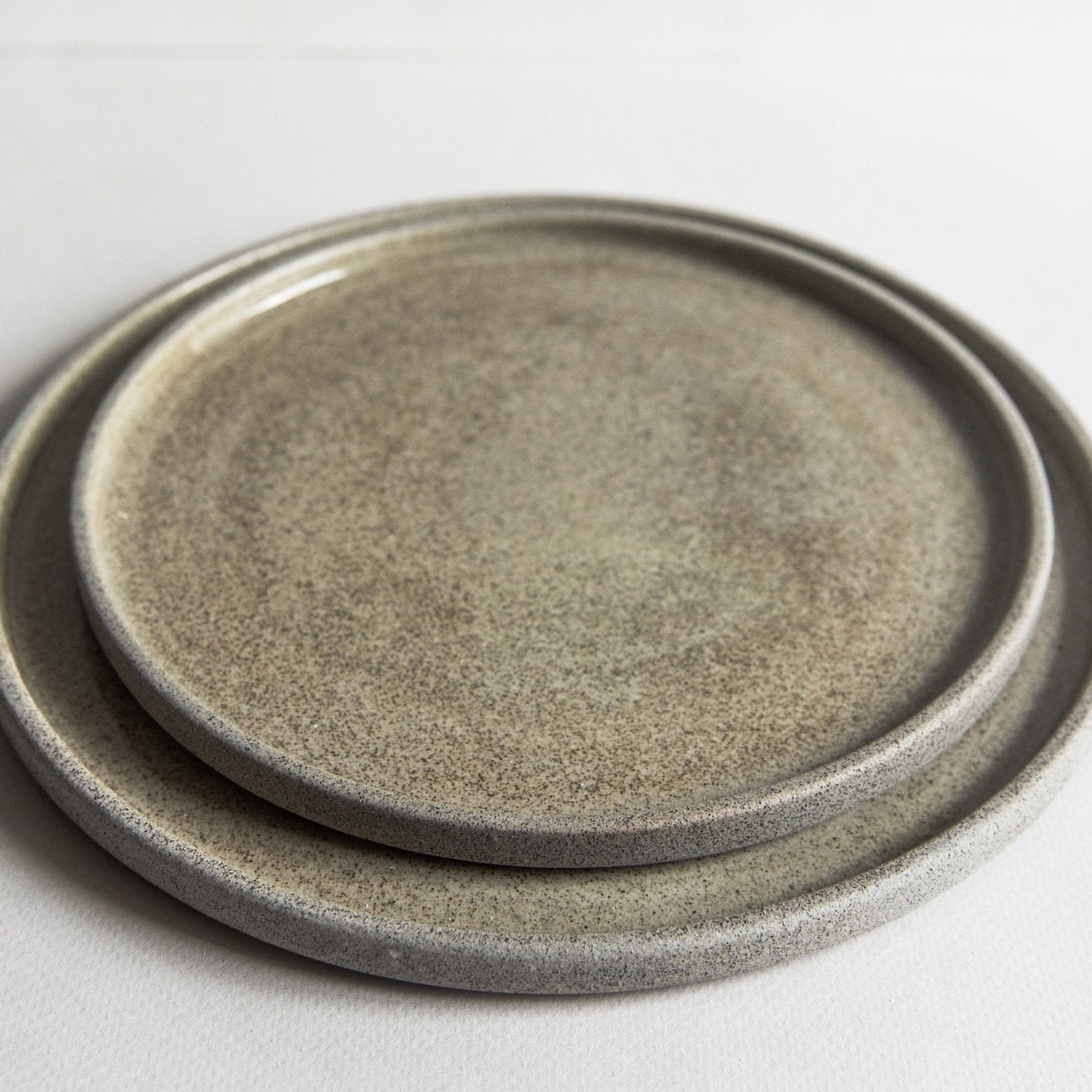 Stoneware Dinner Plates