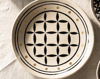 Handmade Stoneware Dinner Plate: Hand Painted Heritage Collection