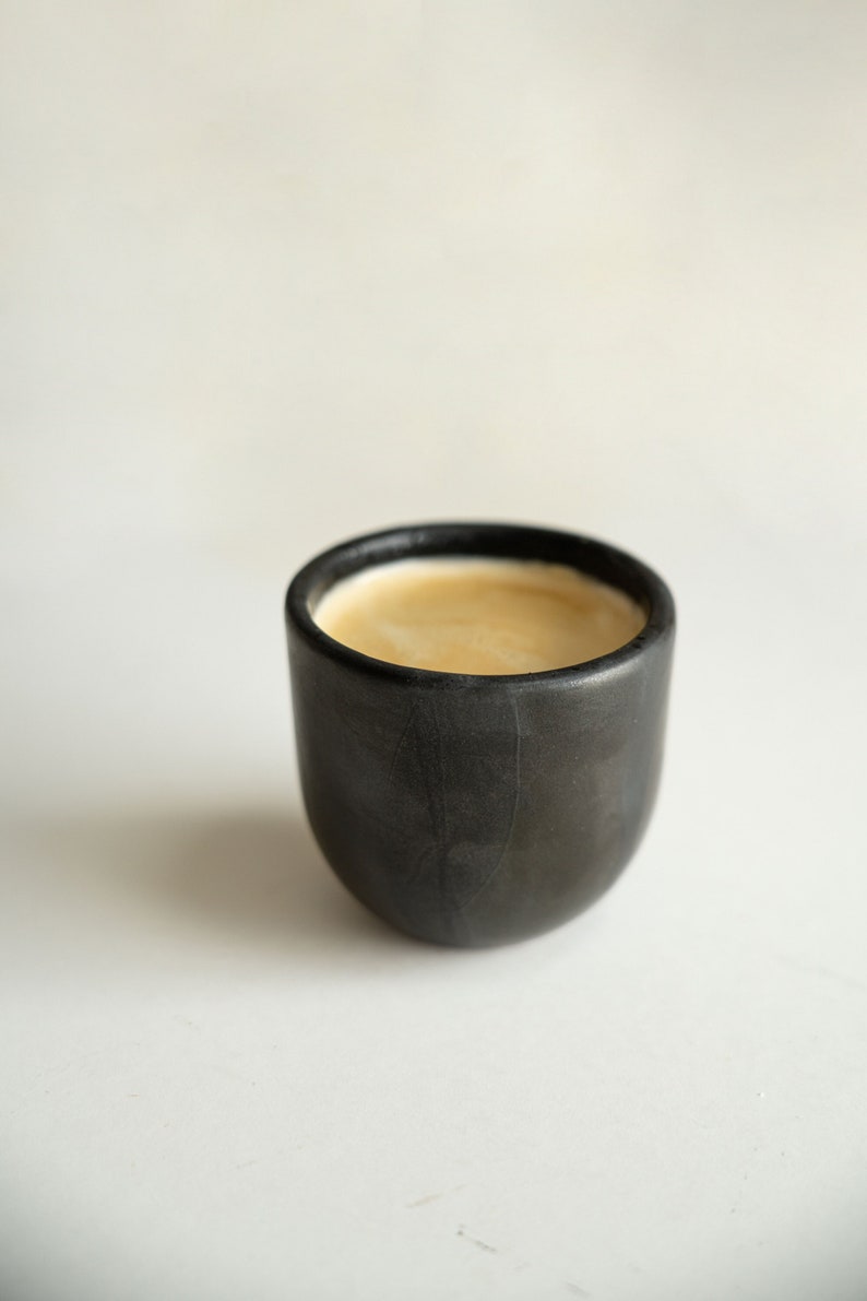 Tazza da caffè espresso Tazza da caffè espresso in ceramica Tazza da caffè espresso nera Tazza in ceramica fatta a mano Ceramica fatta a mano in gres Tazza da caffè espresso Regalo per gli amanti del caffè immagine 1