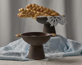 Handmade Stoneware Fruit Bowl: "Pumpernickel" with Gold Leaves