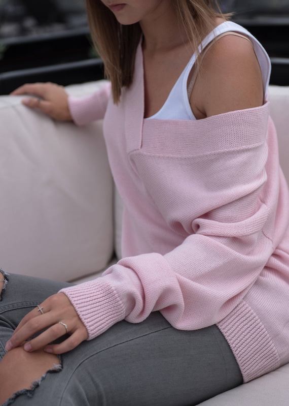 Hand Knit Merino Wool Sweater: Oversized Pink V-Neck