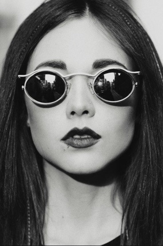 Hi Tek Alexander small oval unisex vampire Gothic… - image 1