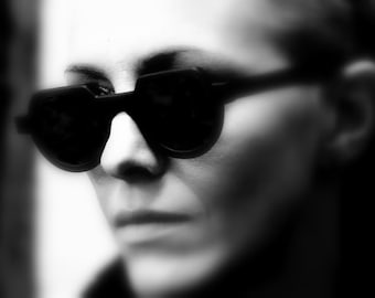 Steampunk Sunglasses: Black Frame, Round Lens, Sci-Fi Style