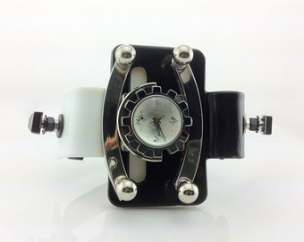 Hi-Tek Alexander handmade goth steampunk retrò futuristico insolito Bracciale