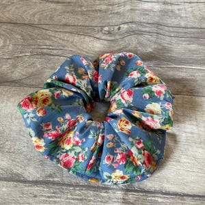 Women&#39;s Hair Scrunchie, Flowers  Theme Scrunchie. Summer Scrunchie