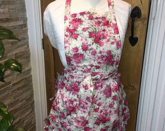 Christmas Apron, Ladies  Apron, Vintage Style  Apron , Summer Apron, Floral Vintage Apron. Gift for her.