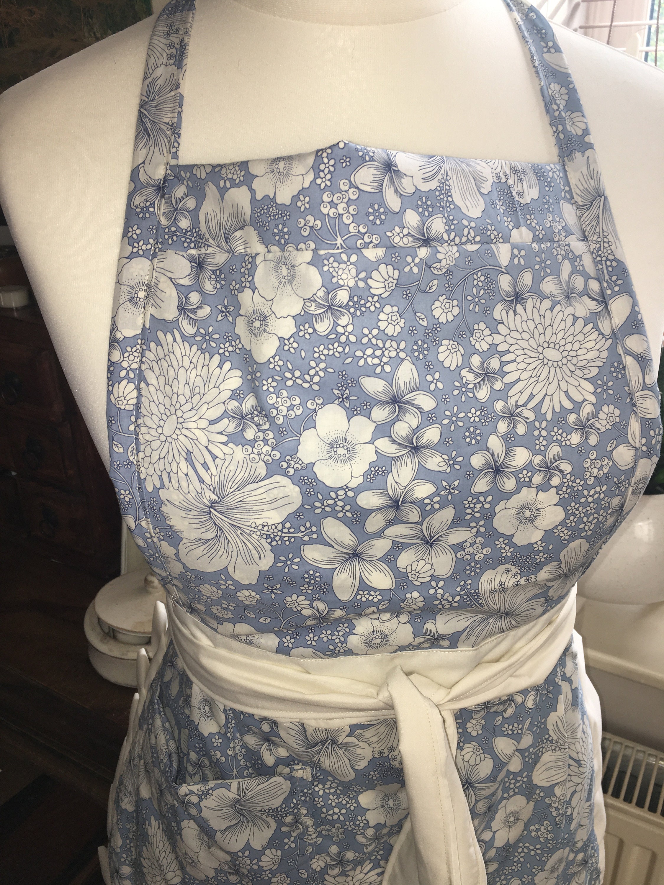 レディース リバティ エプロン。デザイン番号 36。 - Etsy 日本