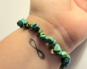 Green Howlite stone chip bracelet