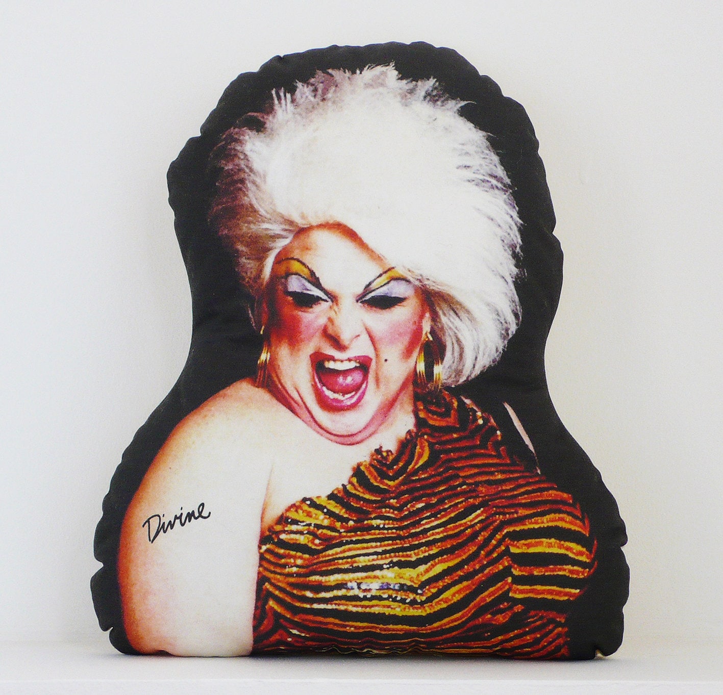 Decorative pillow. Divine. Divine lover gift. John Waters. Drag Queen. Pink Flamingos.