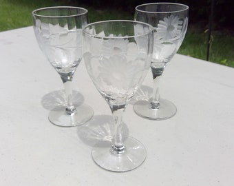 Set of 3 Daisy Etched Glass Cordial Glasses