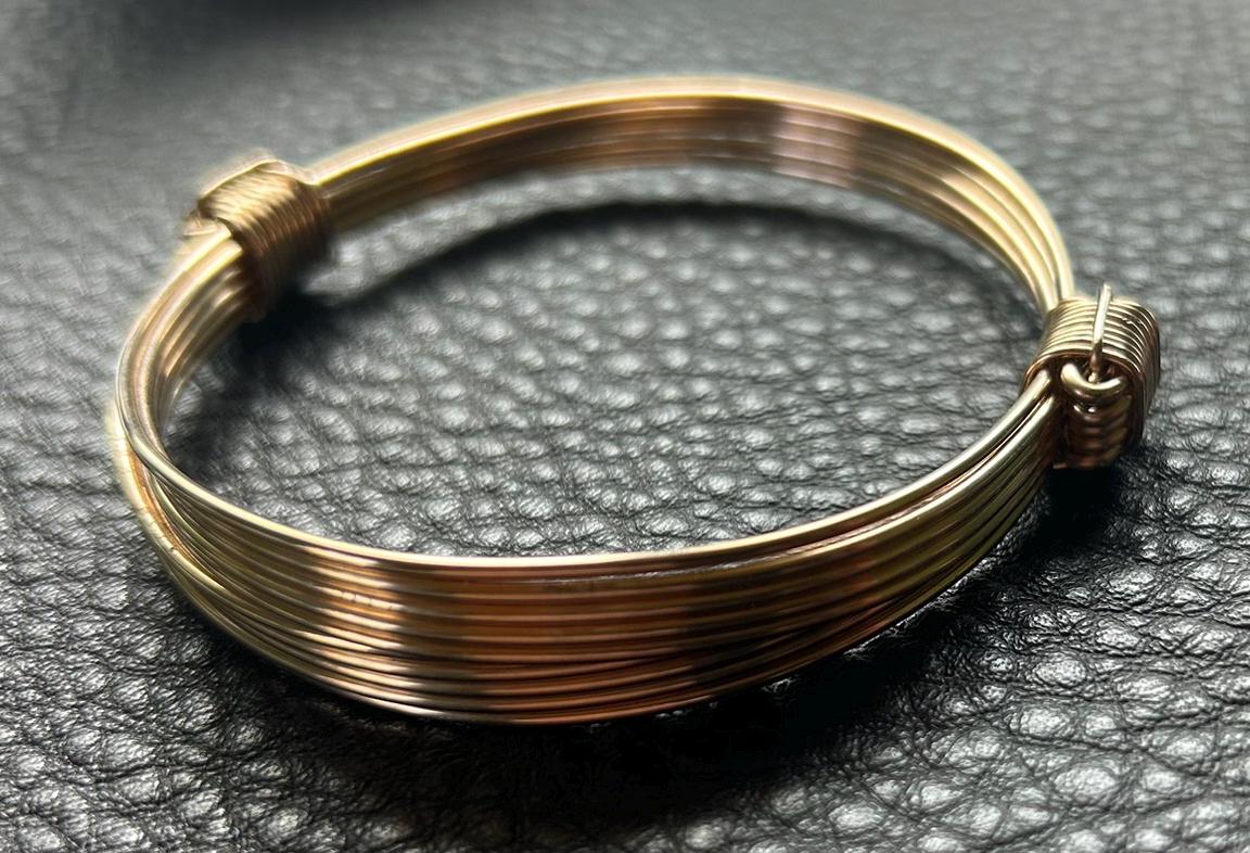 Bracciale con nodo dorato a 5 fili in stile elefante - Italia