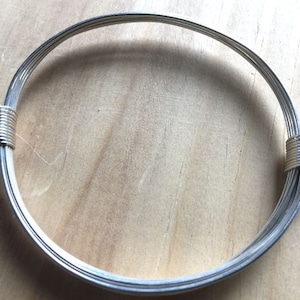 SimbaCub petite lighterweight Silver elephant hair knot bracelet