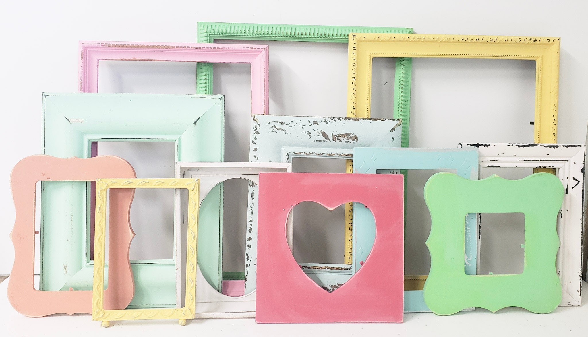 硝子絵画 女性と子供の姿 木製フレーム付き Cute Pastel, Boho Distressed Collage Picture Frames Open or