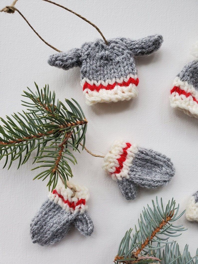 Set of 4 Mini knit Canadiana Ornaments Decorations grey white red image 3