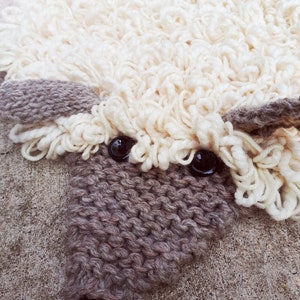 PDF KNITTING PATTERN Sheep rug image 2