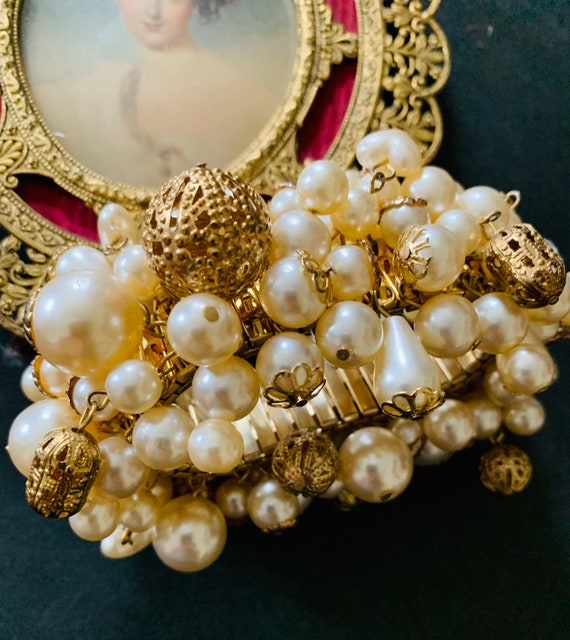 Vintage Gold Tone Faux Pearls Beads Baubles Filig… - image 1