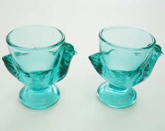 Zwei Vintage Grüne Glas Französische Hühner Eierbecher