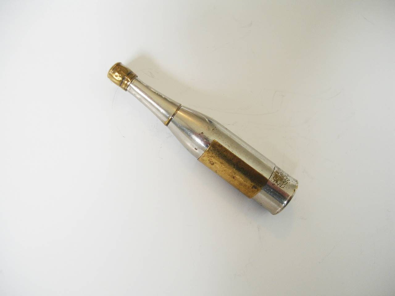 Crayon Propulsant Antique de Bouteille Champagne d'utica et Briquet