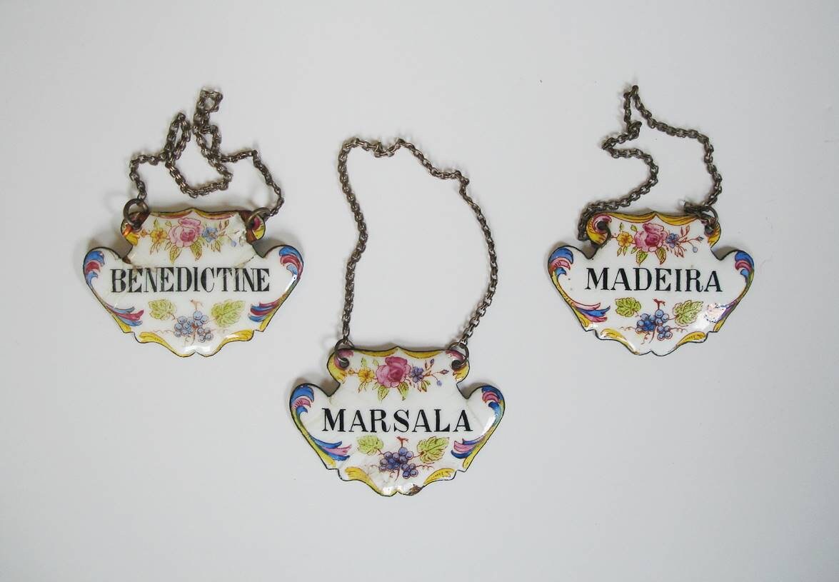 Trois Étiquettes De