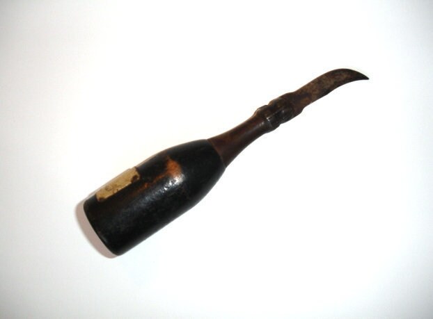 Antique Champagne Wire Breaker | Ct109