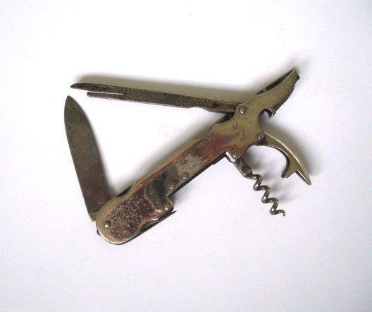 SCOTT New York City souvenir multi-tool wood keychain. Scissors,  corkscrew..etc