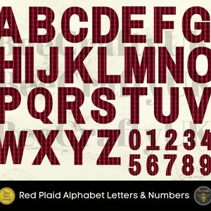 Könnte beinhalten: Rote karierter Alphabetbuchstaben und Zahlen. Die Buchstaben sind in Großbuchstaben und die Zahlen in einer Standardschriftart. Die Buchstaben und Zahlen sind alle in einem rot-weiß karierten Muster.