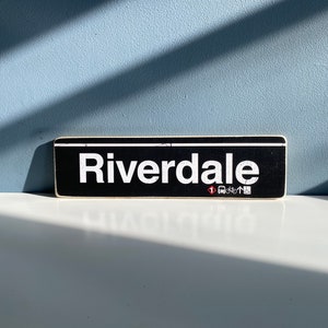 Riverdale Zeichen / The Bronx New York Neighborhood Hand gefertigte horizontale Original Holzschild - U-Bahn Zeichen, NY Dekor, NYC Kunst, Ny Geschenk, NYC Zeichen