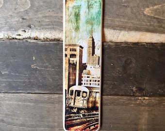 Handgefertigtes Holzschild: Long Island City Train, NYC Landschaftsfotografie