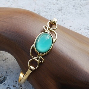 Vintage Sea Green and Gold Toned Bracelet 1970s