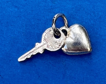 Sterling Silver Vintage Double Face Pendant Necklace Silver