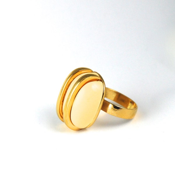 Rare Lanvin Ring Lanvin Vintage Ring Lanvin Paris Rare Cocktail Ring Cream Colored Resin