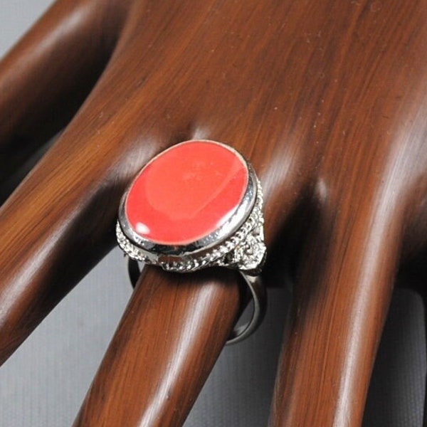 Vintage Ring 1970s Resin Ring