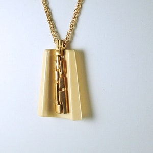 Vintage Necklace Lanvin-Like Runway Pendant Resin