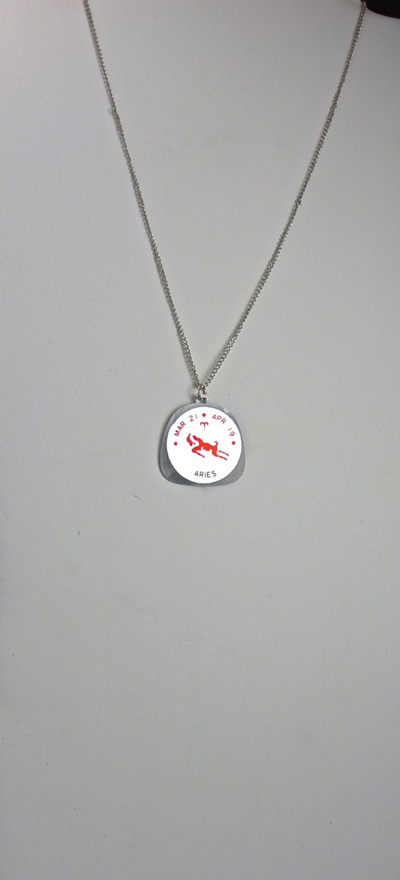 Aries Horoscope Vintage Horoscope Necklace The Ram Horoscope 1970's Horoscope Pendant Bild 3