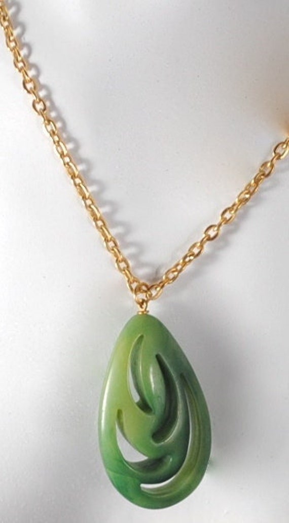 Necklace Vintage Green Resin Pendant 1970s