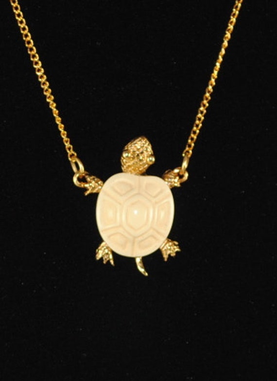 Vintage Turtle Necklace 1970's - image 2