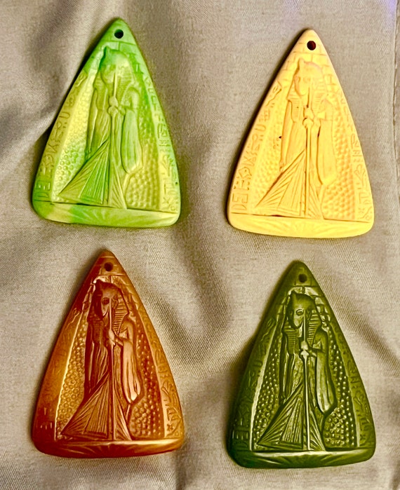 Vintage Egyptian Revival Epoxy Resin Pharaoh Pendant … Gem