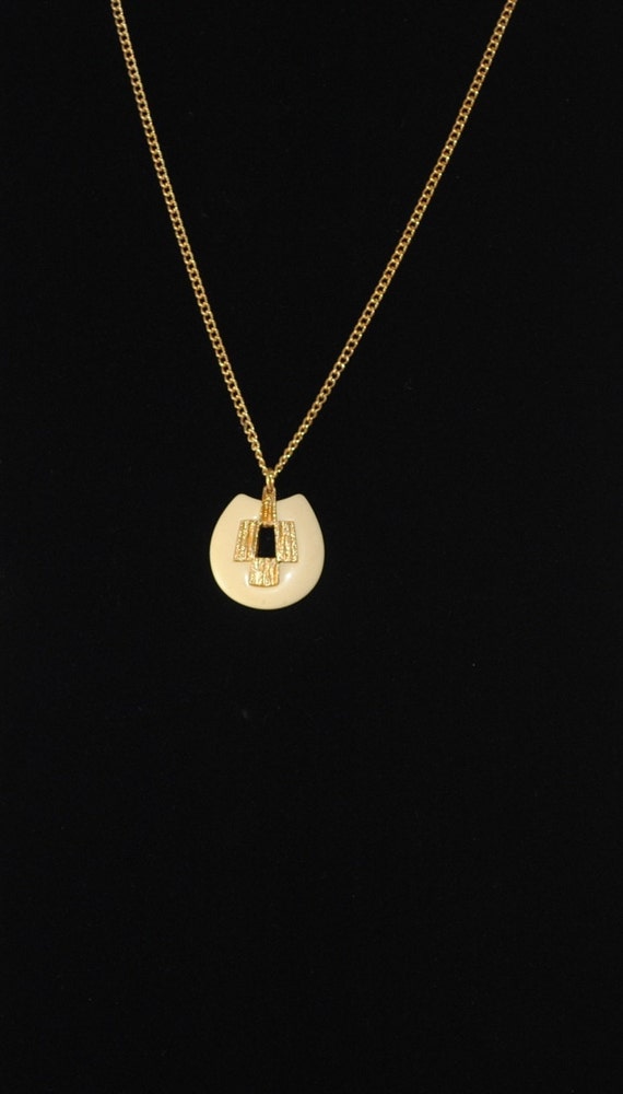 Vintage Mini Lanvin-Like Ivory Colored Resin Neckl