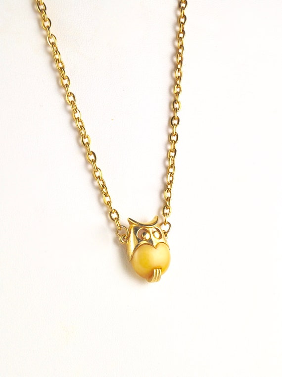 Owl Necklace Small Vintage Owl Pendant 1970s - image 3